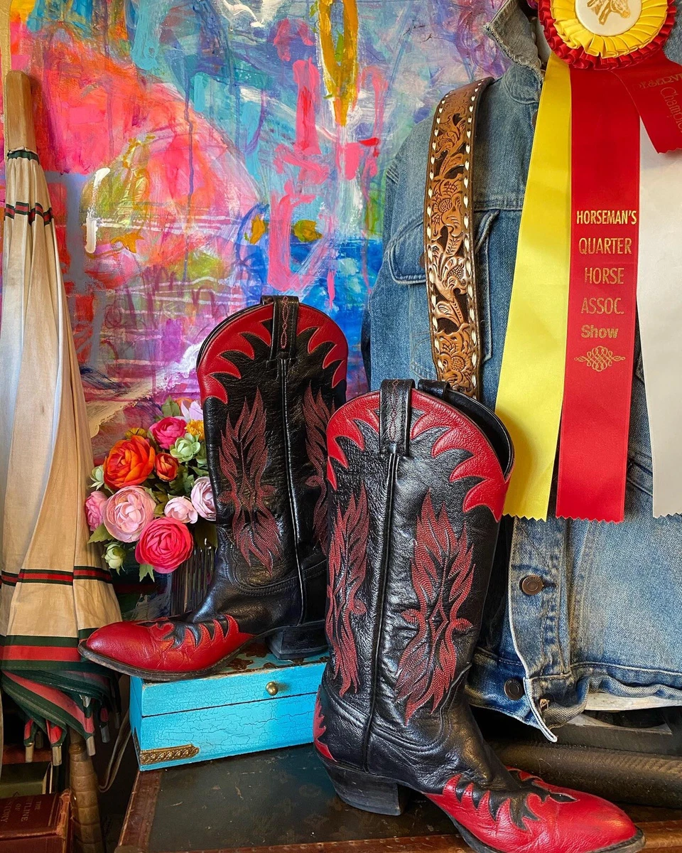 Beautiful Vintage Black Red Flame Stitched TONY LAMA Cowboy Western BOOTS 6  M