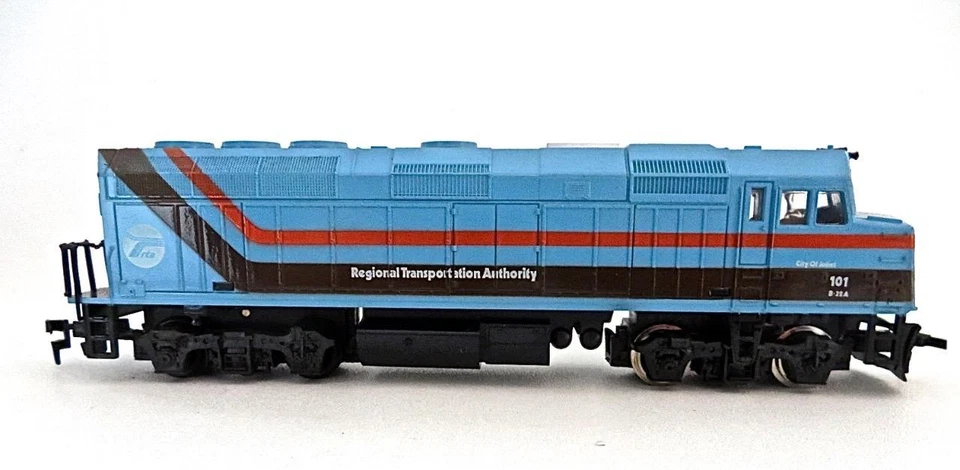 HO Life Like Regional Transportation Authority CHICAGO F40PH Powered Diesel NEW - Image 2 of 4