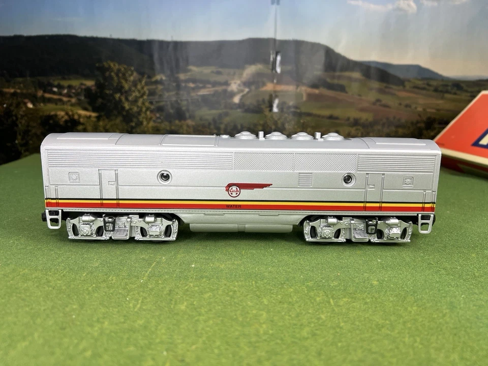 UNRUN LIONEL 6-18115 SANTA FE NON-POWERED F-3 B UNIT LOCOMOTIVE, MINT, NIB - Image 2 of 4