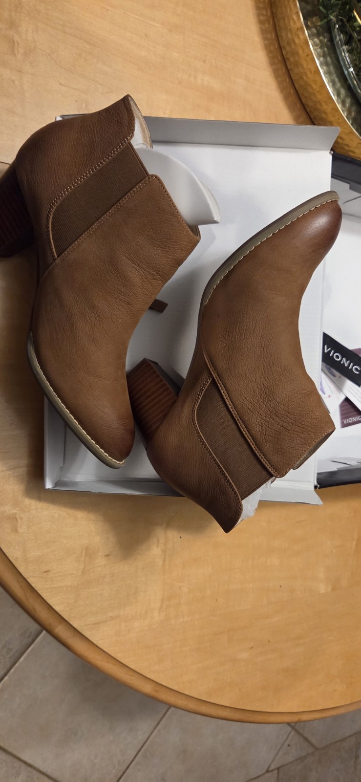 NEW _ Vionic Saddle Sterling Ankle Boot Size 8