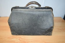 ANTIQUE 1930's BLACK LEATHER  DOCTOR'S HOUSE CALL BAG - TRIPLE TOP LOCKS