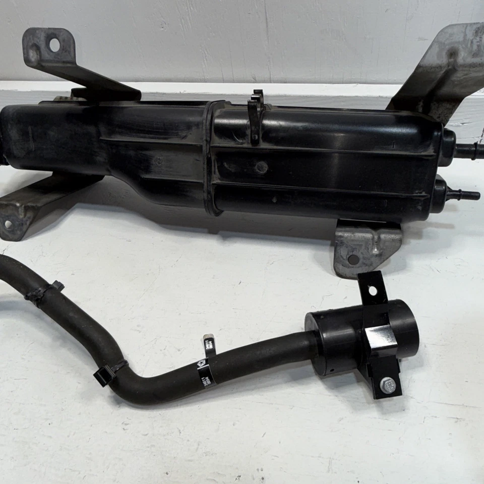 2014-2022 RAM PROMASTER 1500-3500 燃料蒸发器排放罐 05147067AG — 第 3/4 张图片