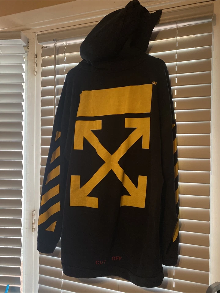 100% Authentic Preowned Off White Black &Yellow Pull Over 2013 Caravaggio Size S - Image 2 of 4