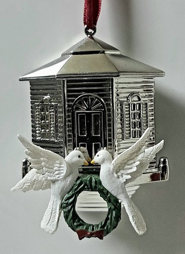 Lenox 2003 ~ From Our Home to Yours ~ Dove Wreath Christmas Ornament - Picture 2 of 6