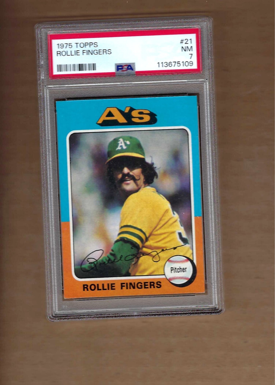 1975   TOPPS  ROLLIE  FINGERS  #  21     PSA   7