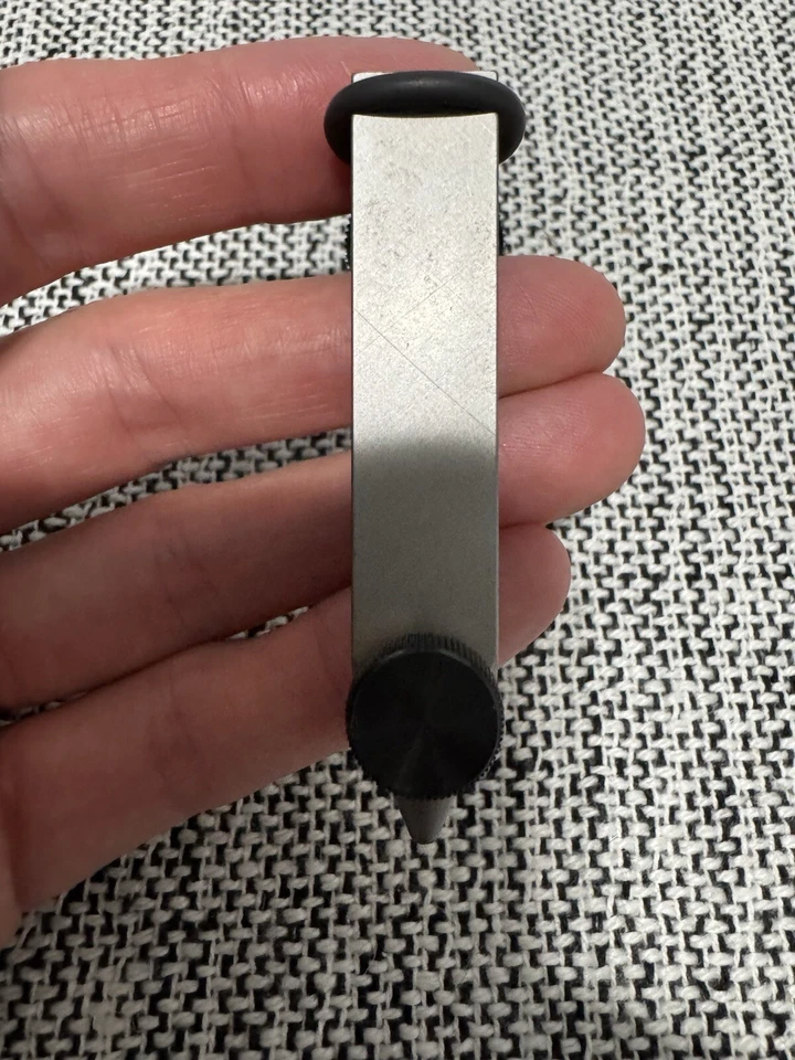 Mandíbulas de tornillo de pesca con mosca Abel Foto 3 de 4