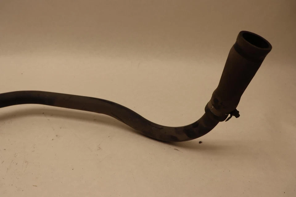 Dodge Charger 2011-2019 tanque de combustible llenado cuello manguera tubo OEM Foto 2 de 4