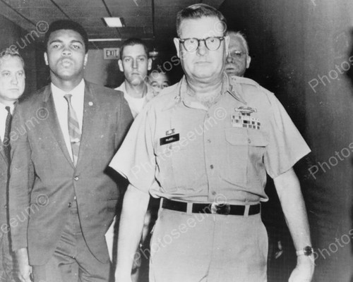 Muhammad Ali Refuses Army Induction 8x10 Reprint Of Old Photo - 第 1/1 張圖片