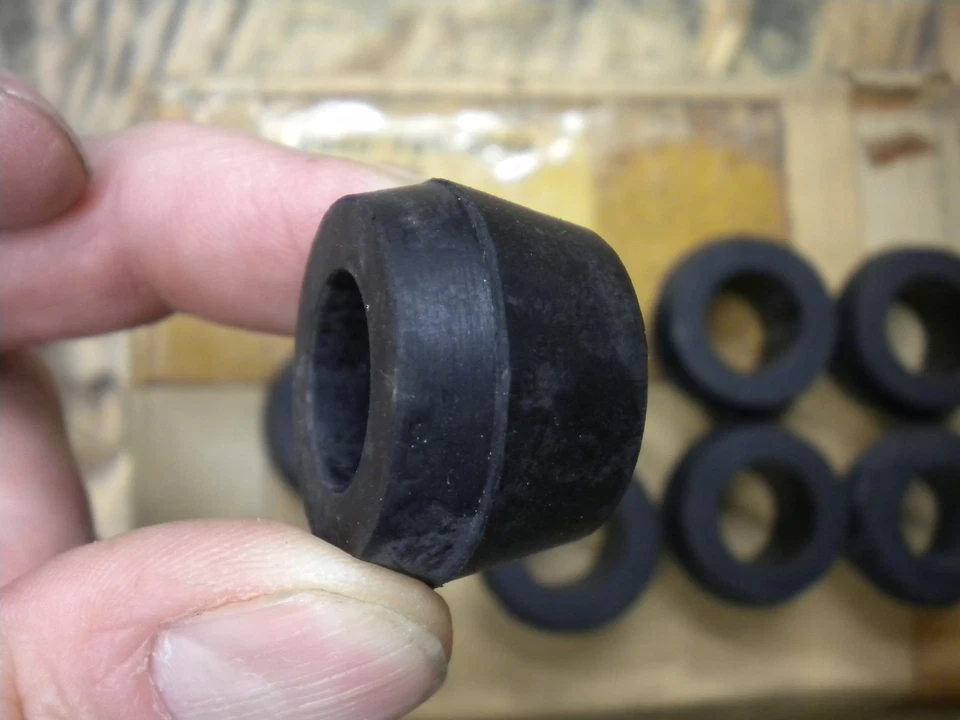 Juego de bujes de amortiguador para Jeep Willys MB GPW CJ2A CJ3A CJ3B M38 M38A1 NOS G503 G740 Foto 3 de 4
