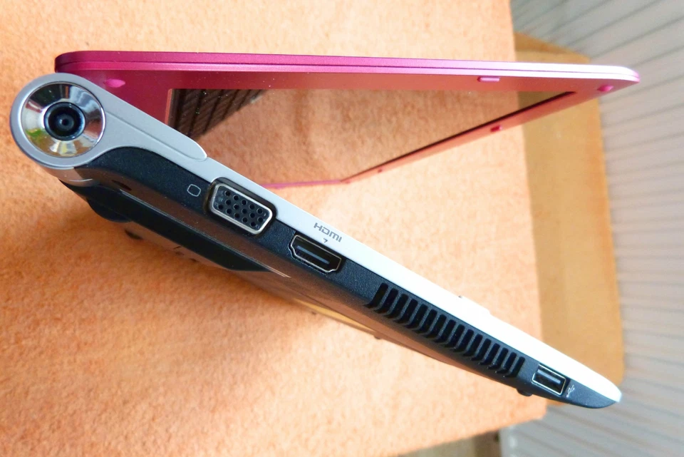 WIE NEU I Sony Vaio YB Rosa Netbook l 11 Zoll HD Netbook l Windows 10 l 500GB I - Bild 4 von 4