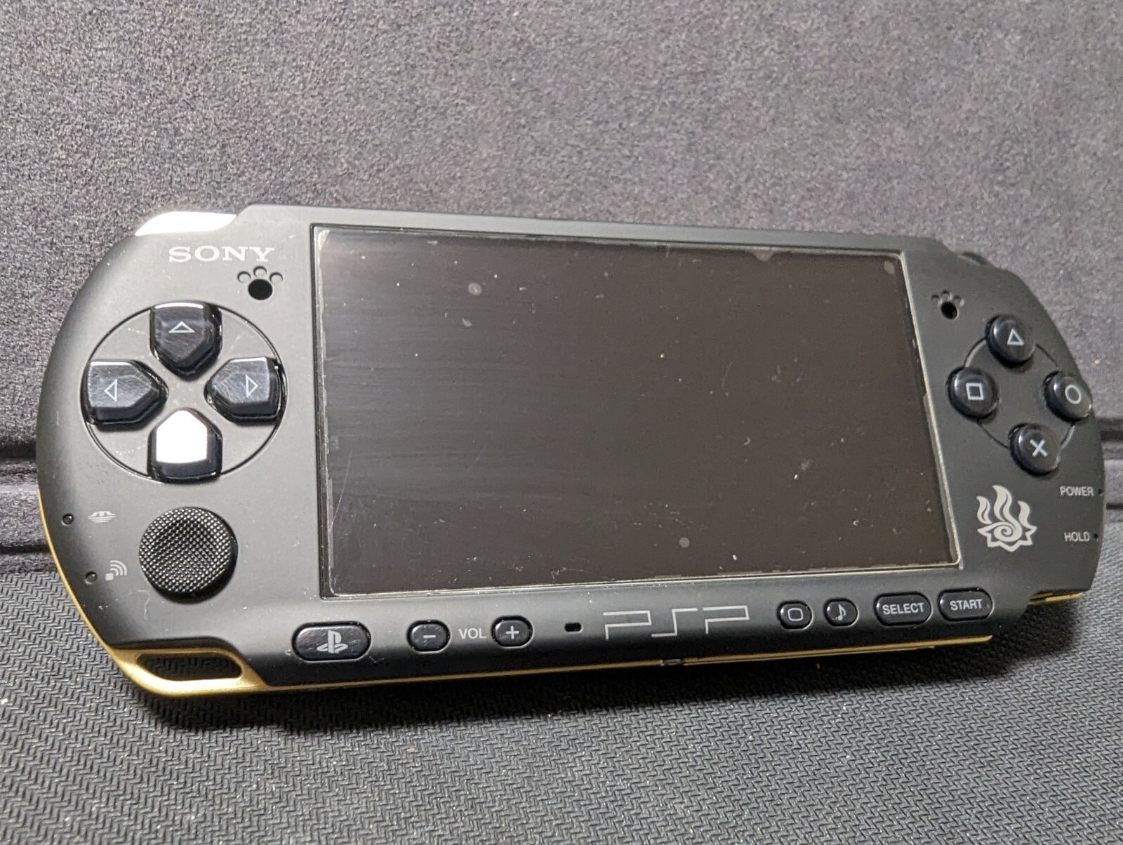 sony PSP 3000 console regionfree monsterhunter 3rd limited edision mint 38