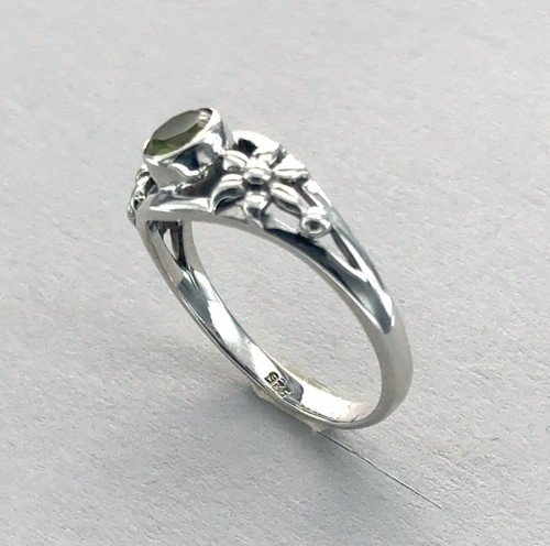 Triple Round Green PERIDOT Flower Ring Multiple Sizes 925 STERLING SILVER #37e - Picture 8 of 8