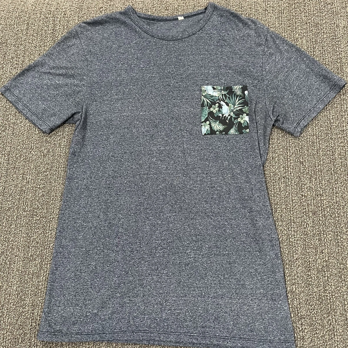 On The Byas Mens T Shirt Medium M Slim Fit Floral Parrot Logo Pocket | eBay