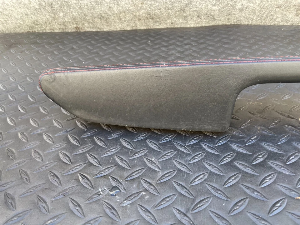 Panel de puerta de cuero reposabrazos lado derecho Mercedes C190 Amg GT/GTS 2016-2018 OEM Foto 2 de 4