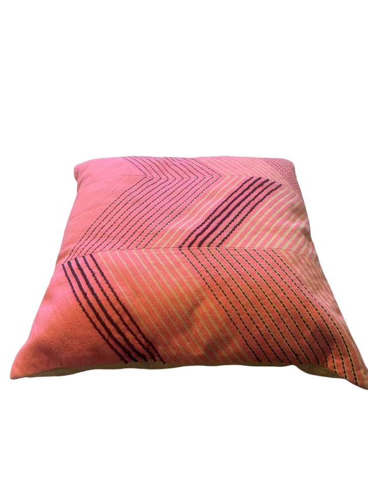 Almohada y funda Pottery Barn Archdale bordada rosa 20x20 algodón beige rosa 2 piezas Foto 2 de 4