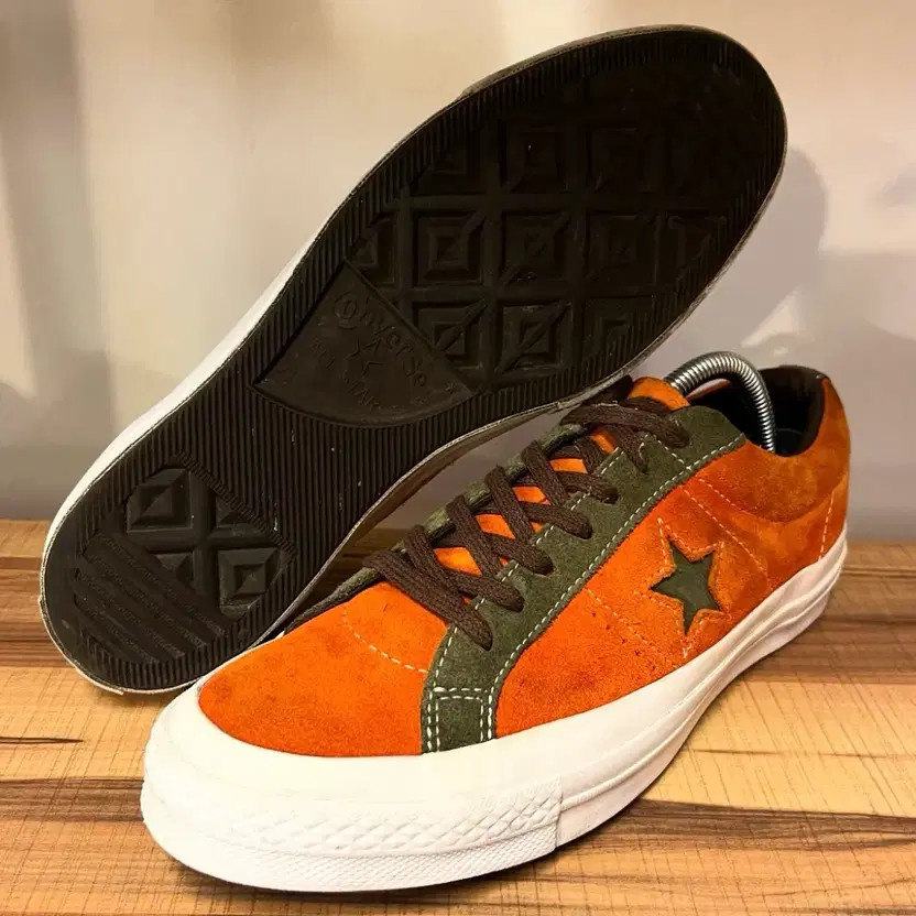 Converse One Star Suede Sneakers in Orange/Kakhi, Size 260 thumbnail 4