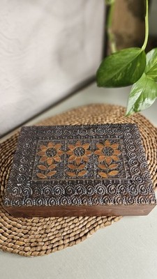 Vintage Holzschatulle handgeschnitzt aufklappbar Holz Schmuck Schmuckschatulle 