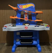 Step2 Hot Wheels Road Rally Raceway DIE-CAST Car Play Table + Random DieCast Lot
