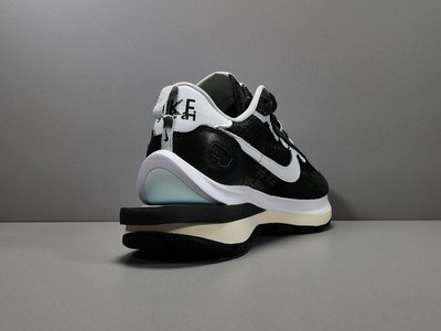 Nike VaporWaffle Sacai スニーカーCV1363-001 Nike Vaporwaffle Sacai Black White CV1363-001 Men's Size US 7.5 UK