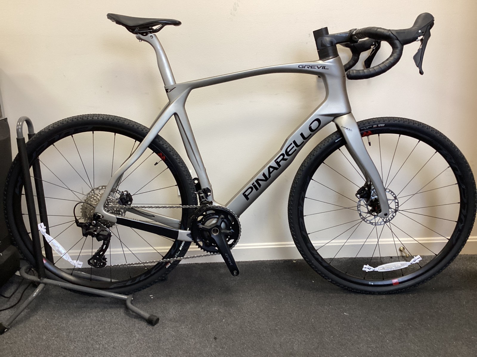 Pinarello Grevil F5 Carbon Gravel Bike - Shimano GRX 610 - Size 60