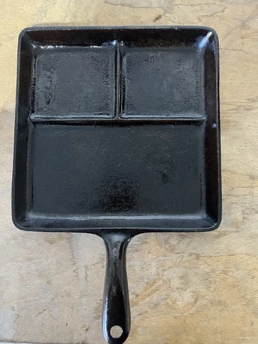 Wagner Ware Sidney O Cast Iron Bacon and Egg