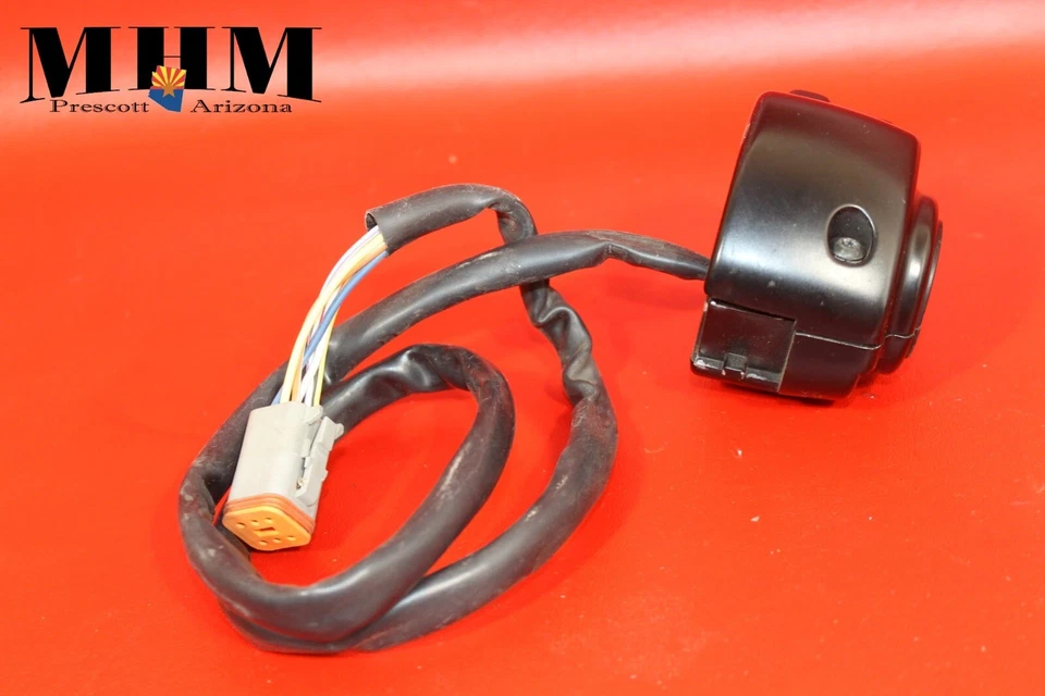 2003 HARLEY-DAVIDSON SOFTAIL DEUCE FXSTD LEFT HANDLEBAR HORN SIGNAL HI/LO SWITCH - Image 3 of 4