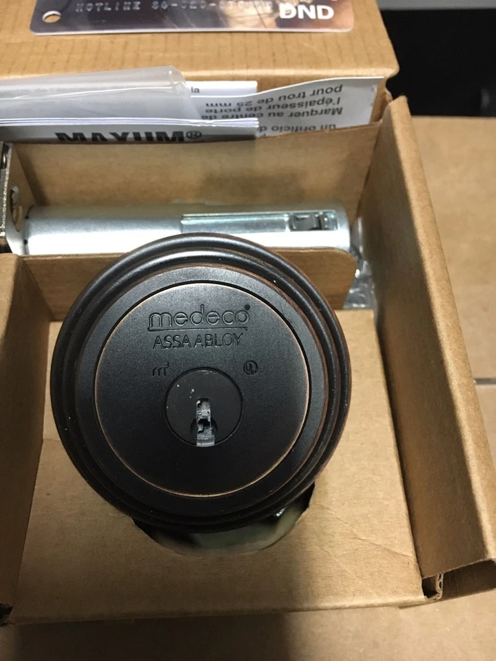 Medeco M3  Residential Deadbolt T10 DL Dark Oil Rubbed Bronze With 4 Keys - Image 2 of 3