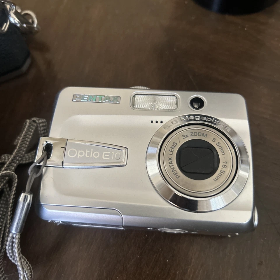 Konvolut 4 Kameras und 5 Objektive nur Teile - nicht getestet - Bild 3 von 4