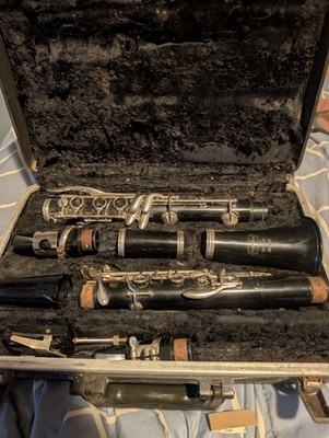 Clarinet Vintage  Bundy Resonite student-model Bb clarinet