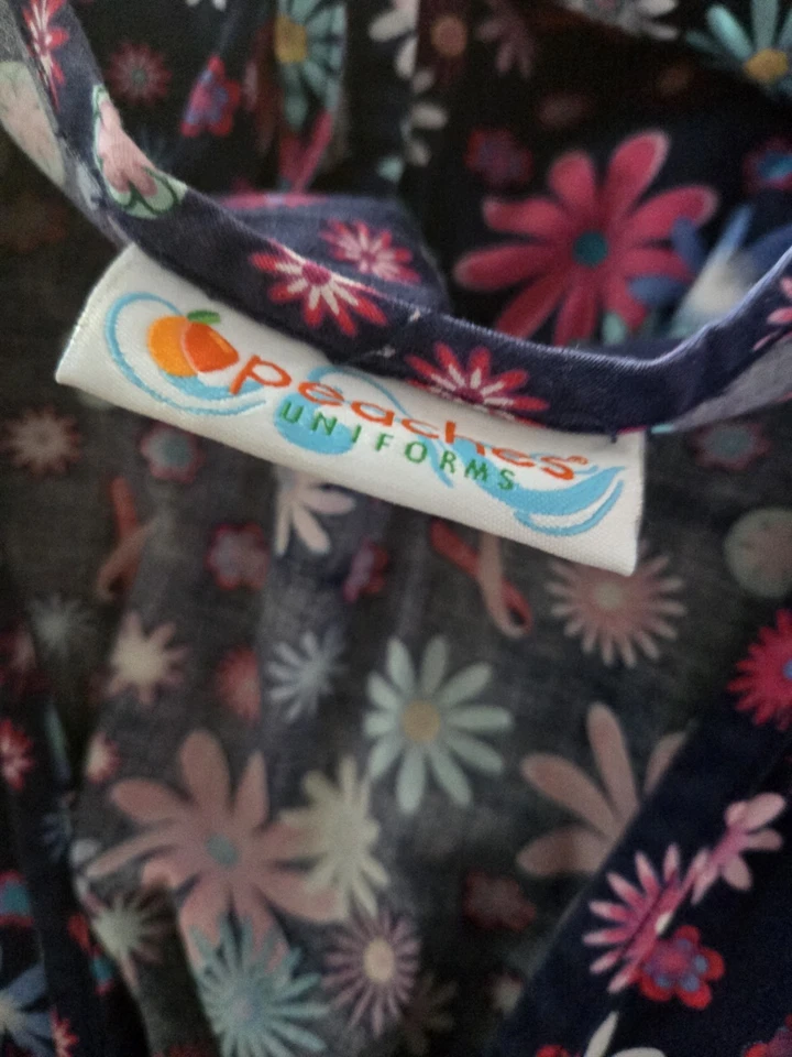 Chaqueta Médica Peaches Talla L-VIBRANTE Azul Marino/Rosa Floral A Presión Delantero-Pecho 26"/L 29" Foto 3 de 4