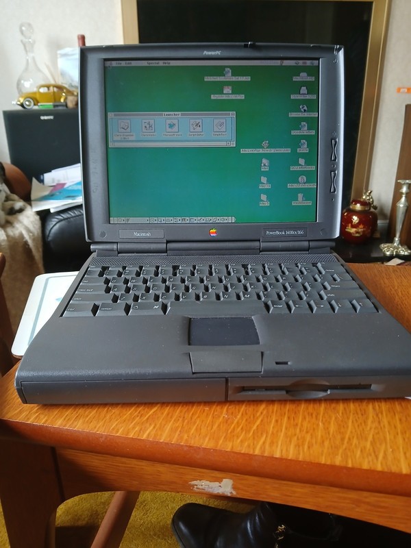 Apple Macintosh PowerBook 1400c/166, PowerPC 603e, 16MB, 11.3" TFT, 2GB, FDD+CD