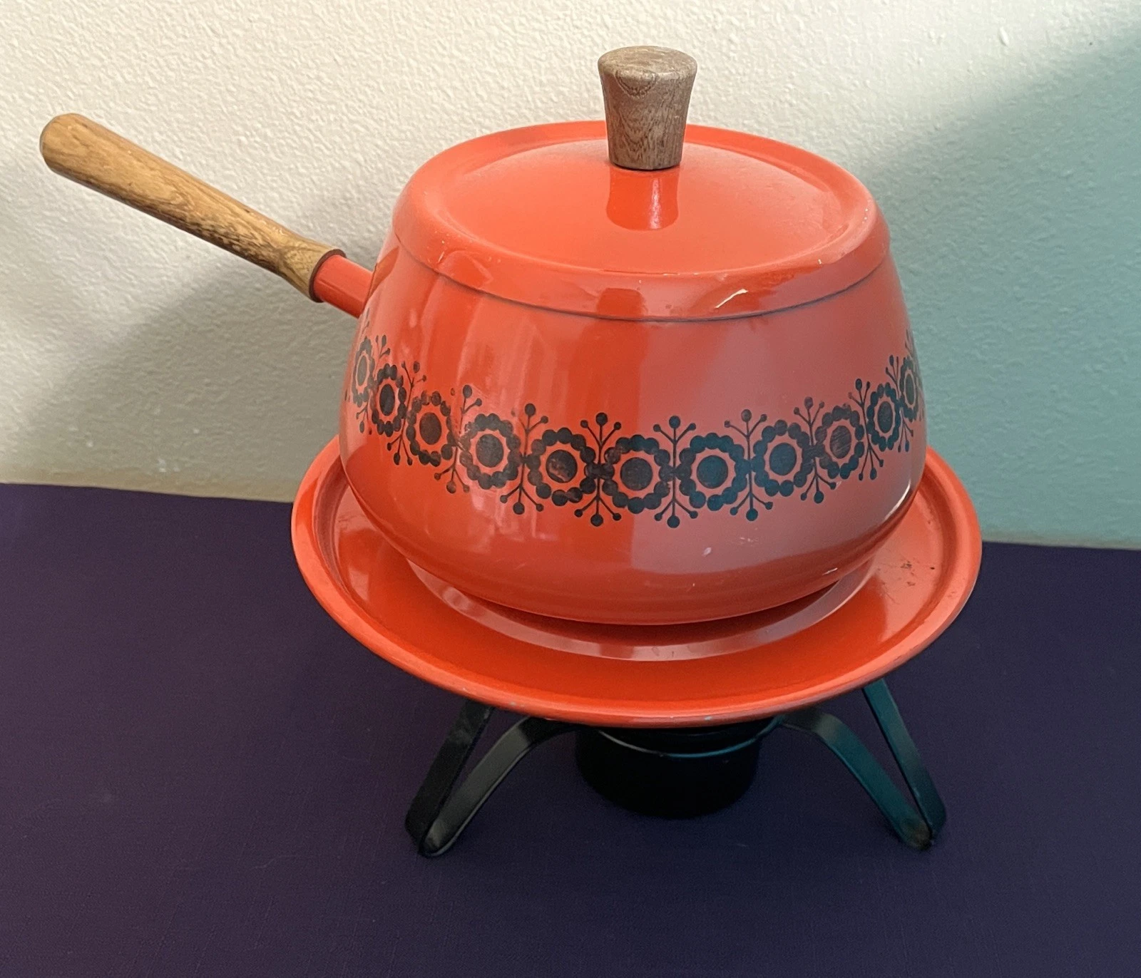 Vintage Mid-Century Modern Bright Orange Black Fondue Pot Set Flowers 2Qt