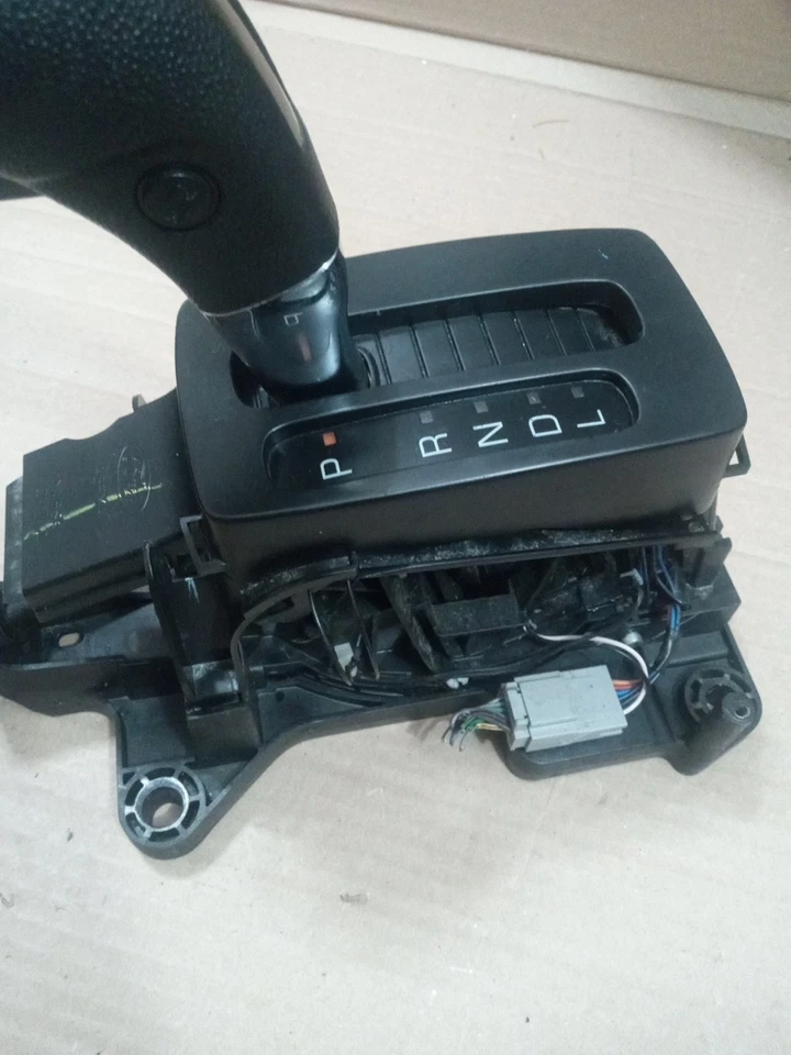 2010 2011 2012 Ford Fusion SE 2,5 автоматический напольный переключатель передач селектор в сборе - Изображение 3 из 4