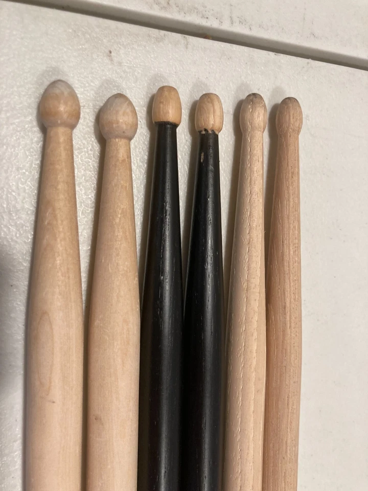6 pares de baquetas Zildjian nuevas 5B y Super 5B usadas de colección puntas de madera de nogal selectas Foto 2 de 4