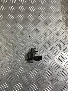 Volkswagen Golf VI 2011 Diesel 77kW Turbolader Druckwandler Magnetventil