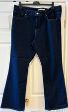 LEVI SHAPING BOOT CUT JEANS SIZE 18