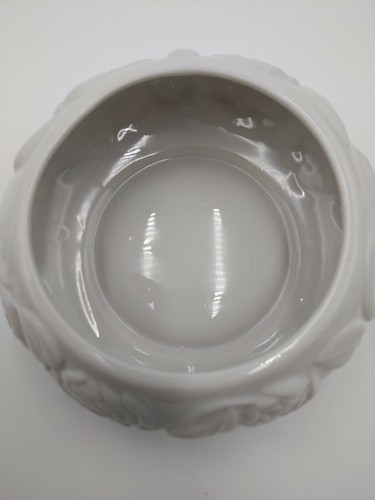Raised Roses Blanc de Chine SCHMINKTISCHDOSE Glas weiß Porzellan Germaine Monteil 5,5" - Bild 8 von 8