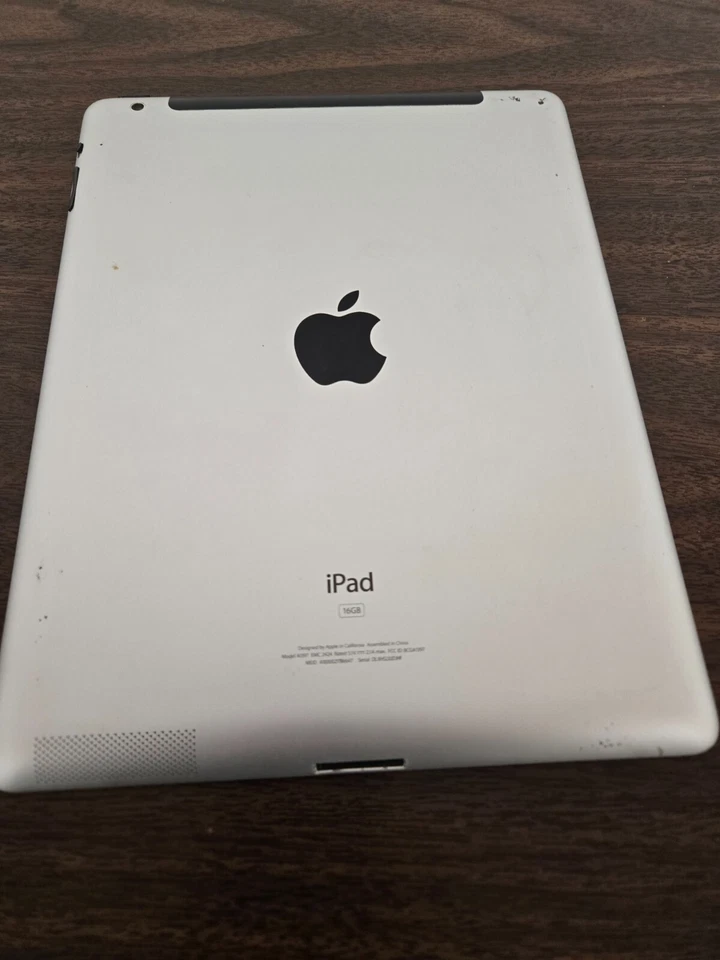 Used Apple iPad 2, 16GB, Wi-Fi (Unlocked) Black. Good condition. - Image 3 of 4