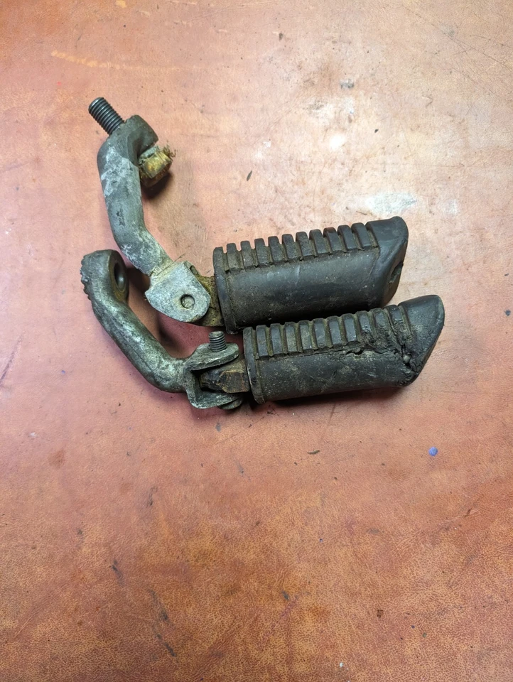 Yamaha YM2C Big Bear 305 1967-68 estriberas Scrambler Foto 3 de 4