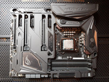 [DAMAGED/BENT PINS] ASUS ROG MAXIMUS IX FORMULA Z270 Motherboard + i5 7500 CPU