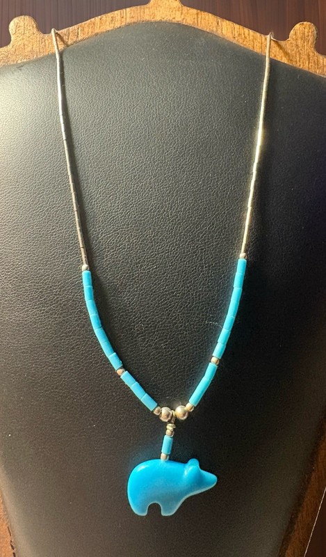 Vintage Southwest Style Faux Turquoise Bear Pendant Necklace Heishi Beads Choker