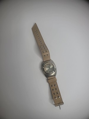 Vintage No Boundaries Wristwatch Watch Womens Silver Tone Brown Studded Strap