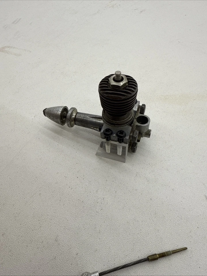 Vintage O&R Ohlsson & Rice 049 Midjet Model Airplane Plane Engine Motor M6 - Image 3 of 4