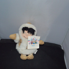 It's a Small World Alaska Boy Bean Disney Store Alaskan Eskimo Tag 8" Box C7