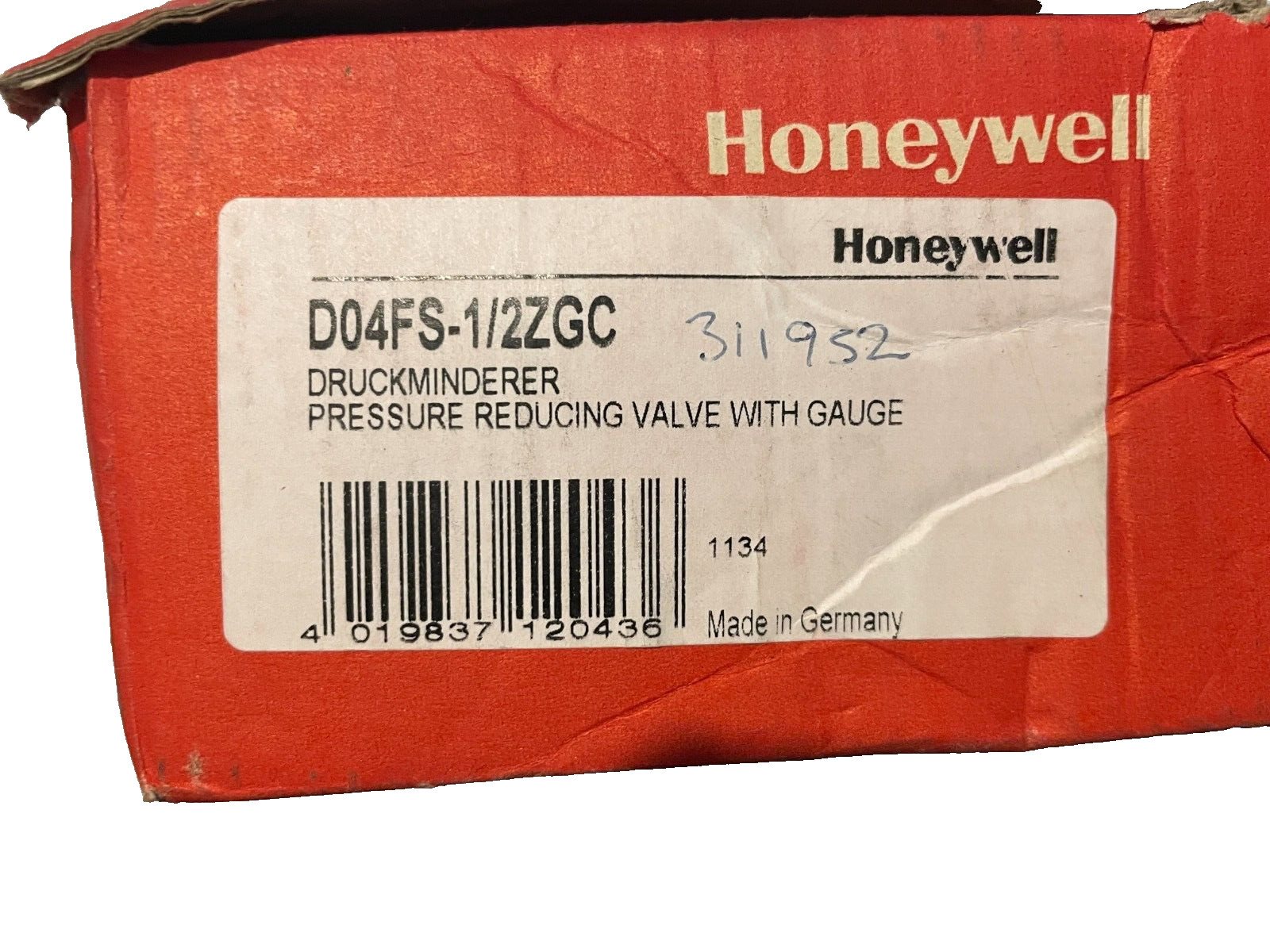 Honeywell D04FS-1/2ZGC Pressure Reducing Valve with Gauge