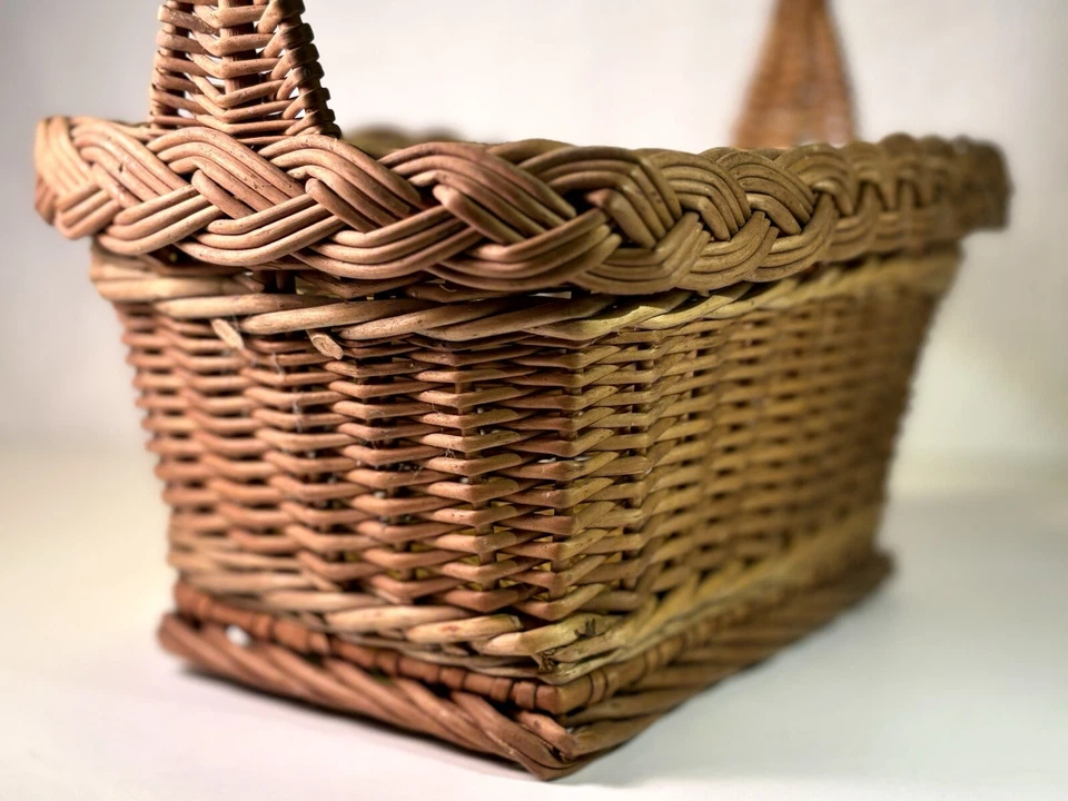 Vintage Rectangular Wicker Weaved Bread Basket w/ Hande 1970s MCM 10.5"x7.75" - Image 3 of 4