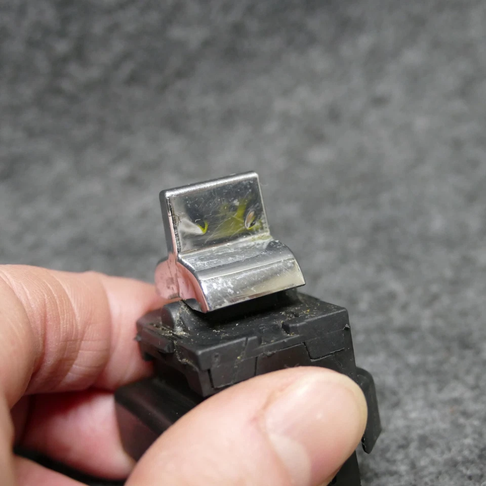 Interruptor de control de ventana eléctrica delantera derecha Buick LeSabre Park Avenue 1992-99 OEM M400 Foto 3 de 4