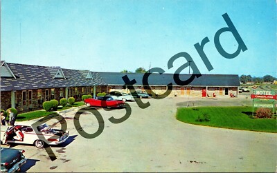 BURNSIDE KY, Motel Cumberland, Mr & Mrs Fred Hall, pub Tom Smith postcard jj106