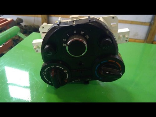 2015-2019 Nissan Versa and Nissan Micra AC Heater Climate Control Unit OEM - Picture 6 of 11