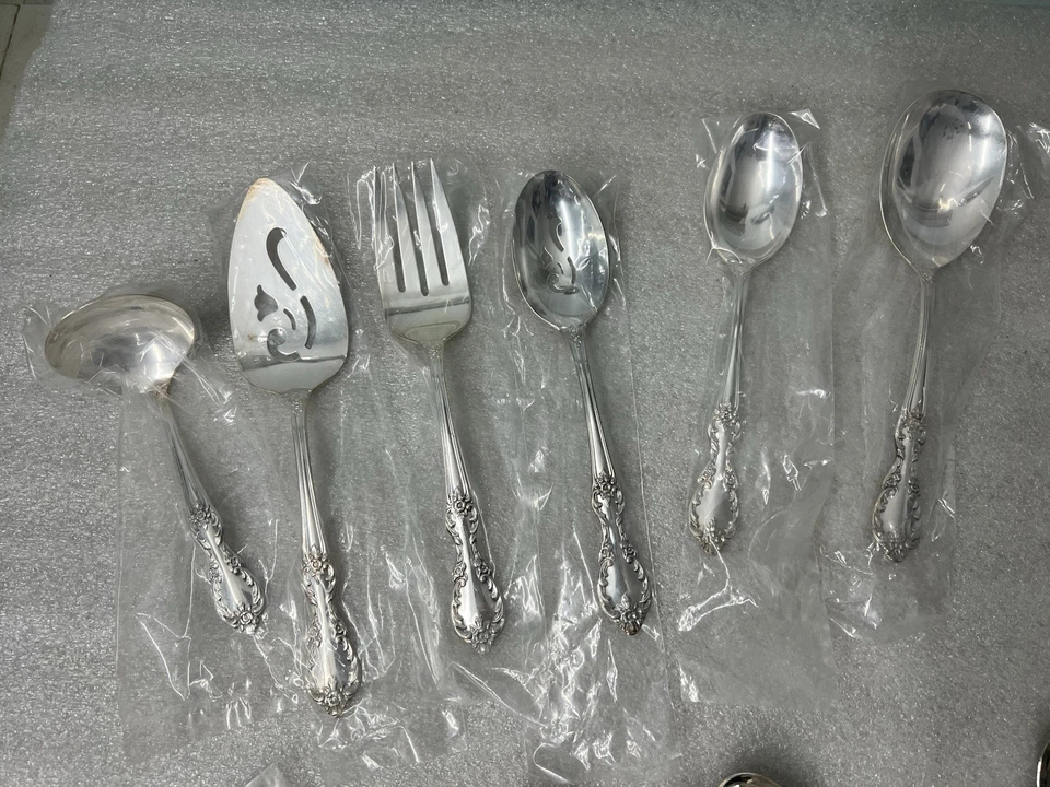 Cubiertos vintage WM ROGERS MFG. CO PLACA EXTRA ORIGINAL ROGERS 48 piezas juego para 8 Foto 2 de 4